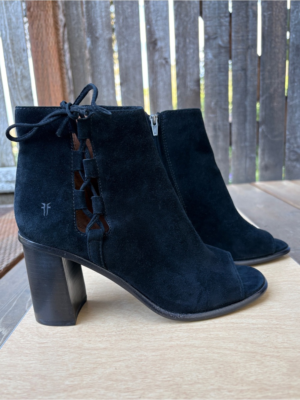 Frye Amy Side Ghillie Black Suede Open Toe Heeled Bootie Sz 7.5M